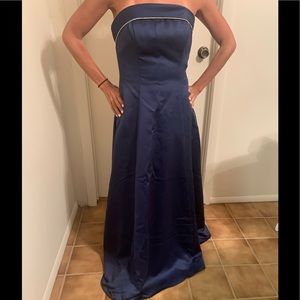 Formal Navy Blue Gown with Shoulder Wrap